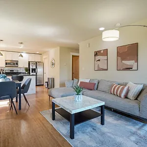 Stylish North Townhouse- Dual Master Holiday home Seattle